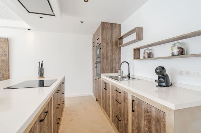 1 bedroom Apartment for rent in Playa Paraiso, Adeje with pool - € 1,950 (Ref: 9604601)