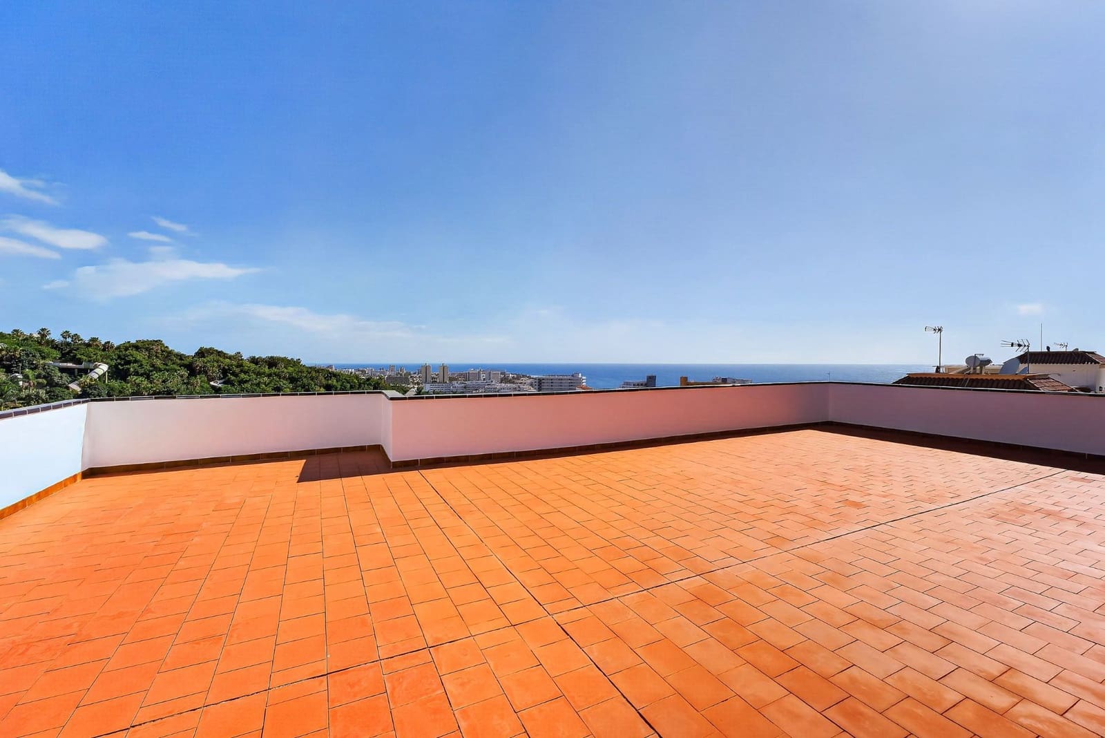 7 soverom Villa til salgs i Costa Adeje med svømmebasseng garasje - € 5 386 500 (Ref: 9788011)