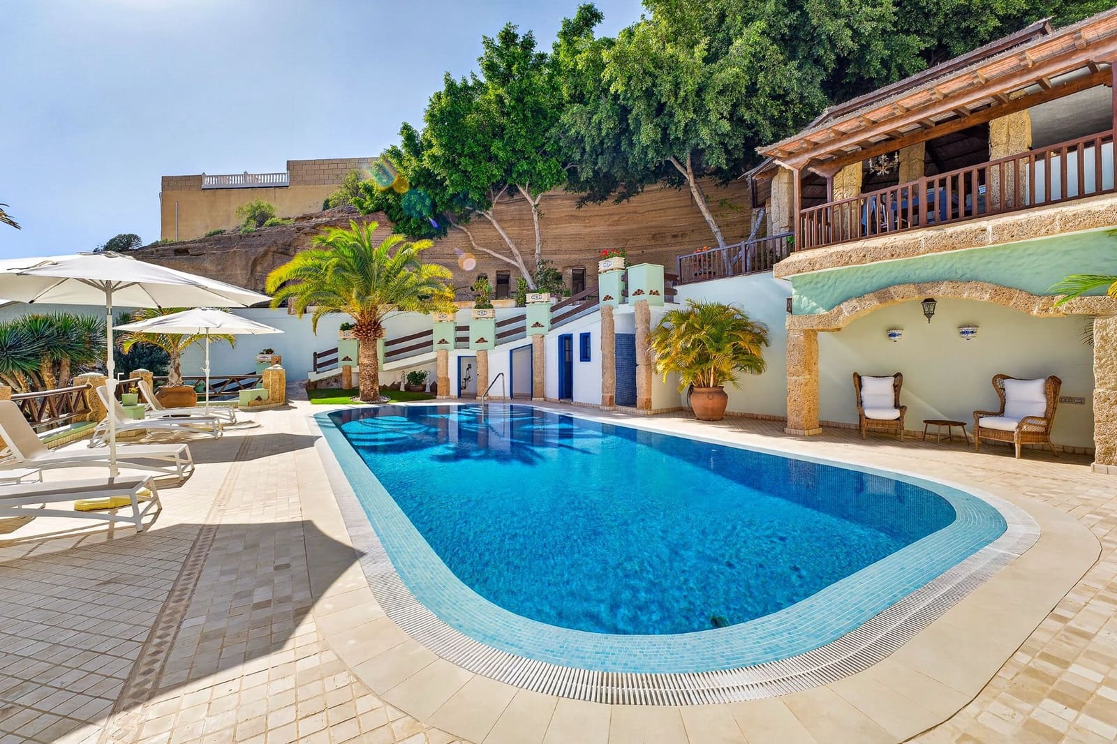 7 soverom Villa til salgs i Costa Adeje med svømmebasseng garasje - € 5 386 500 (Ref: 9788011)