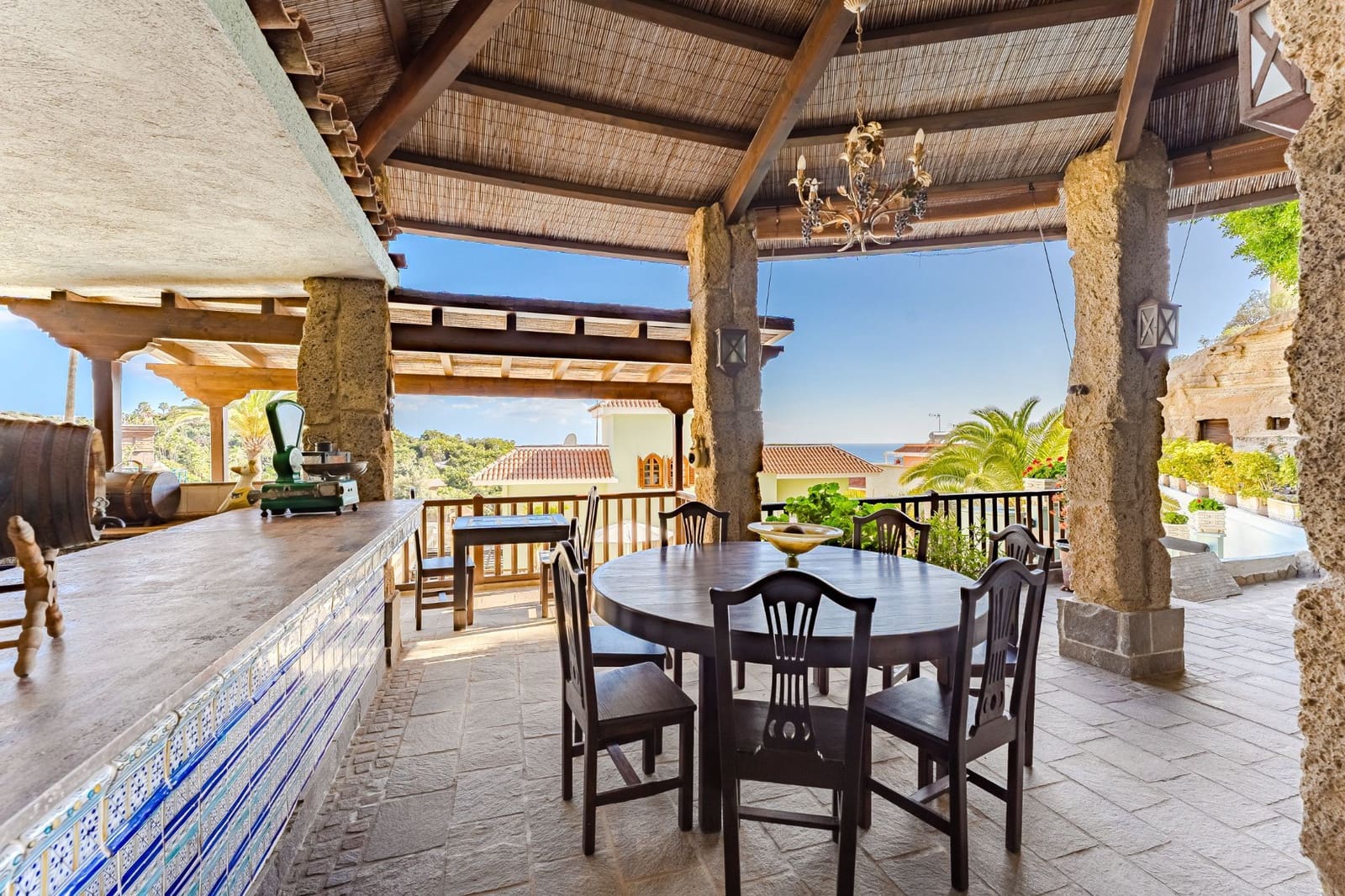 7 soverom Villa til salgs i Costa Adeje med svømmebasseng garasje - € 5 386 500 (Ref: 9788011)