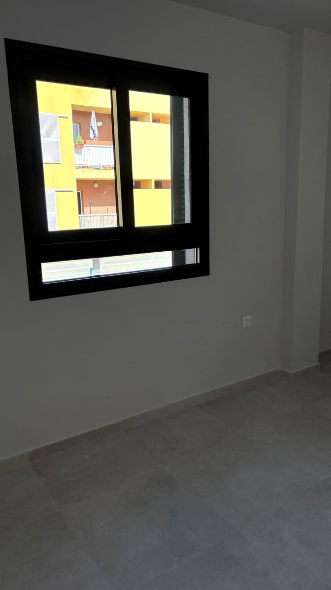 3 sypialnia Apartament na sprzedaż w Cabo Blanco z garażem - 339 000 € (Ref: 9955667)