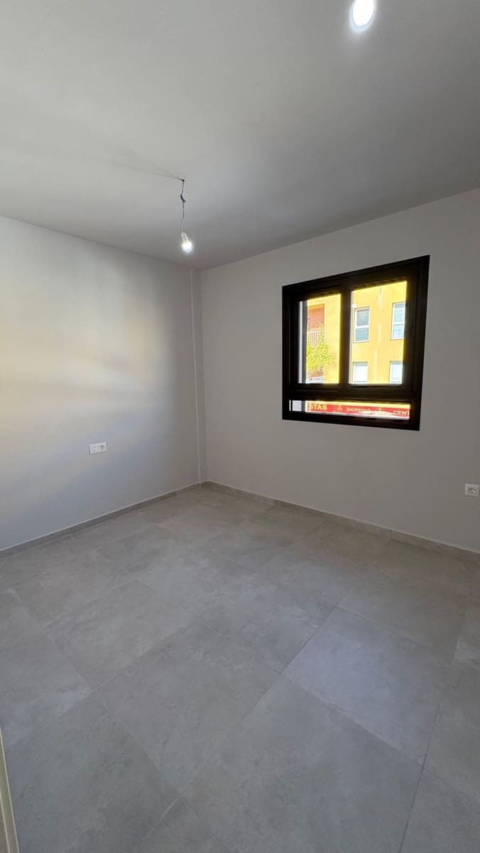 3 sypialnia Apartament na sprzedaż w Cabo Blanco z garażem - 339 000 € (Ref: 9955667)