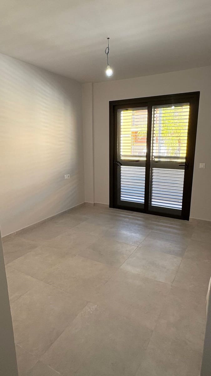 3 sypialnia Apartament na sprzedaż w Cabo Blanco z garażem - 339 000 € (Ref: 9955667)