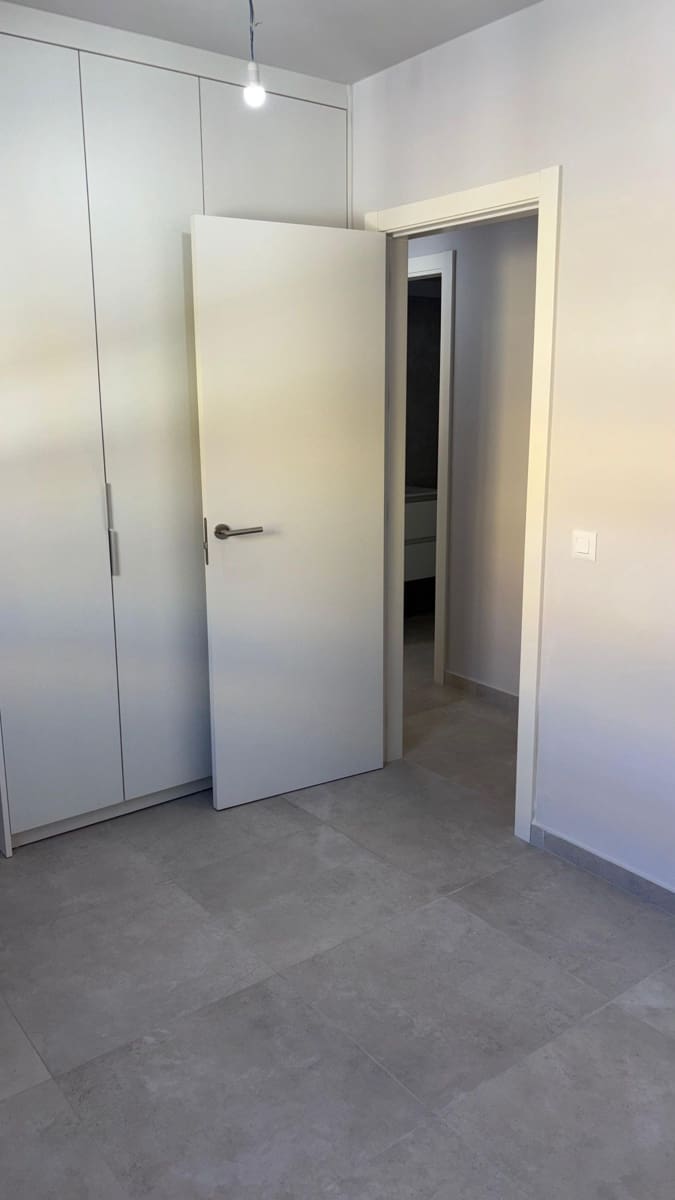 3 sypialnia Apartament na sprzedaż w Cabo Blanco z garażem - 339 000 € (Ref: 9955667)