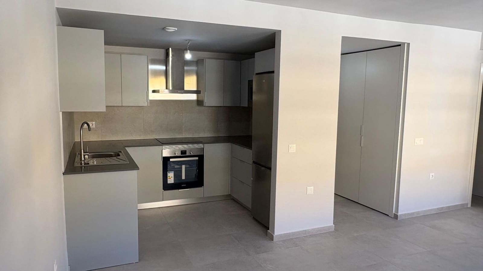 3 sypialnia Apartament na sprzedaż w Cabo Blanco z garażem - 339 000 € (Ref: 9955667)