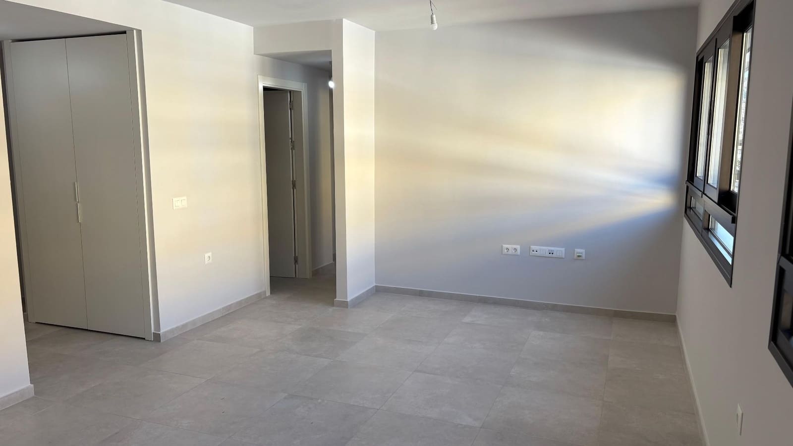 3 sypialnia Apartament na sprzedaż w Cabo Blanco z garażem - 339 000 € (Ref: 9955667)