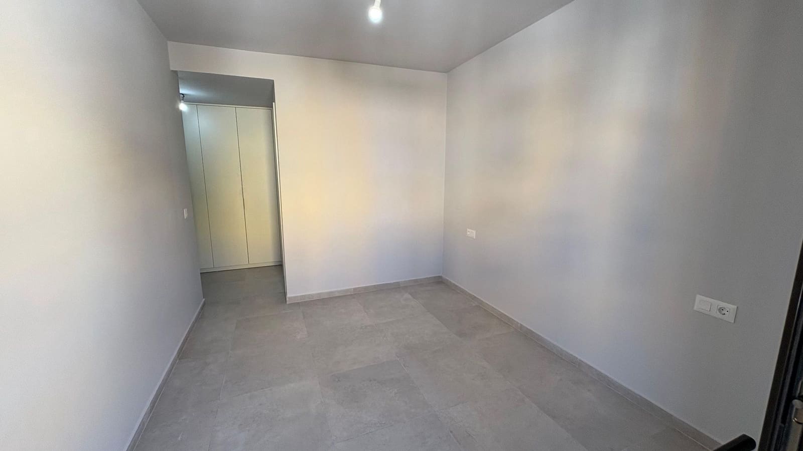 3 sypialnia Apartament na sprzedaż w Cabo Blanco z garażem - 339 000 € (Ref: 9955667)