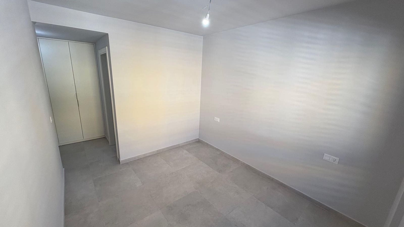 3 sypialnia Apartament na sprzedaż w Cabo Blanco z garażem - 339 000 € (Ref: 9955667)