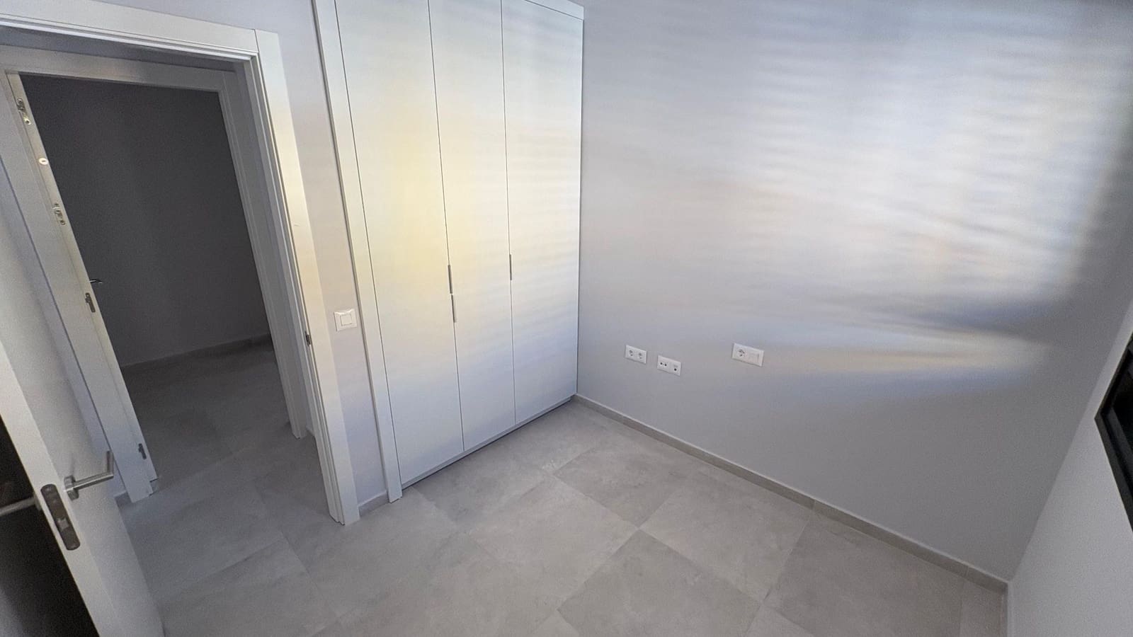 3 sypialnia Apartament na sprzedaż w Cabo Blanco z garażem - 339 000 € (Ref: 9955667)