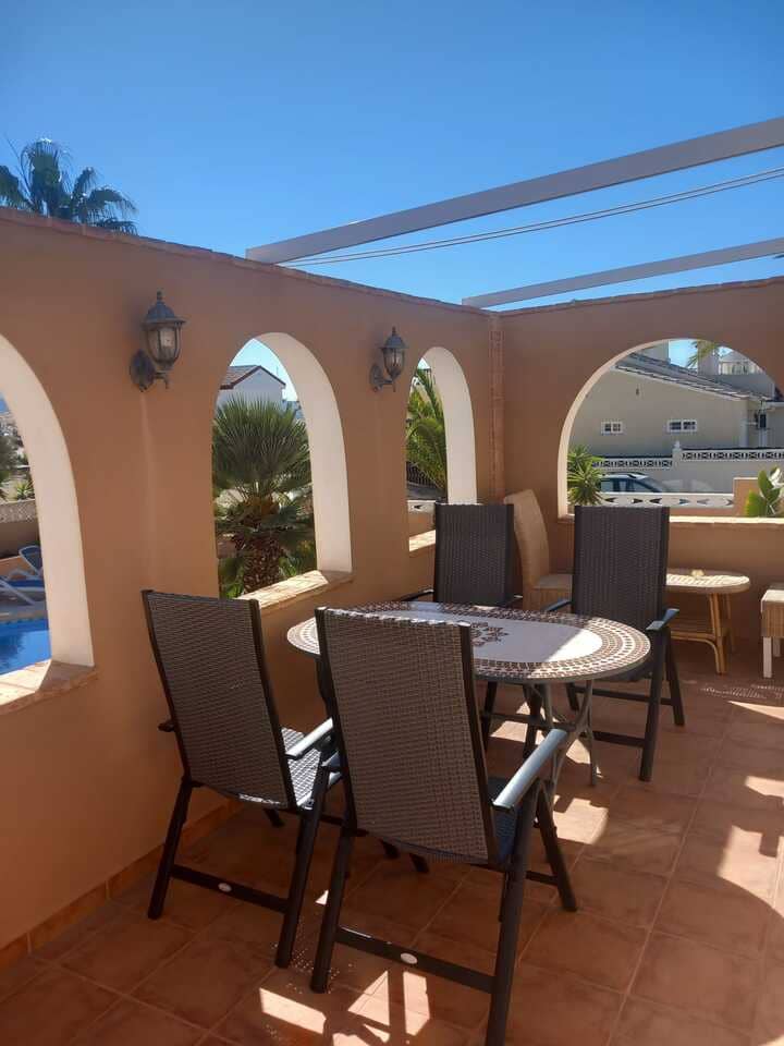 2 slaapkamer Villa voor vakantieverhuur in Camposol met zwembad garage - € 650 (Ref: 8179082)