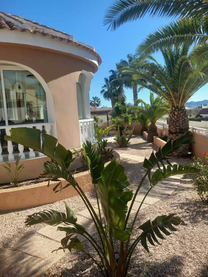 2 slaapkamer Villa voor vakantieverhuur in Camposol met zwembad garage - € 650 (Ref: 8179082)