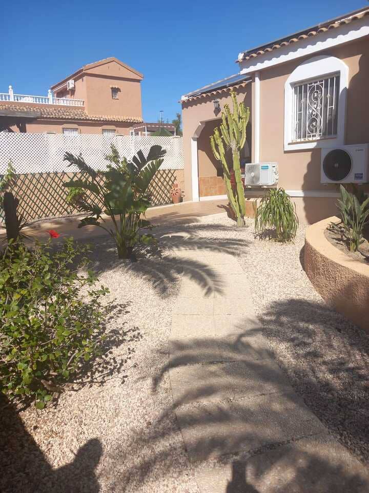 2 slaapkamer Villa voor vakantieverhuur in Camposol met zwembad garage - € 650 (Ref: 8179082)