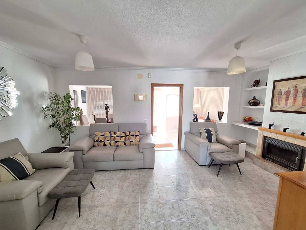 3 slaapkamer Villa voor vakantieverhuur in Camposol met zwembad - € 900 (Ref: 8655289)