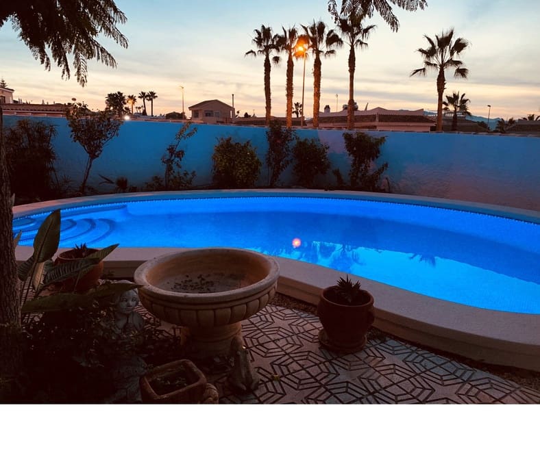 2 slaapkamer Villa voor vakantieverhuur in Camposol met zwembad - € 950 (Ref: 8655291)