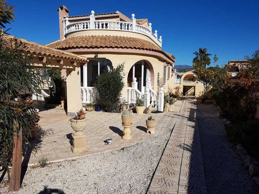 2 slaapkamer Villa voor vakantieverhuur in Camposol met zwembad - € 950 (Ref: 8655291)