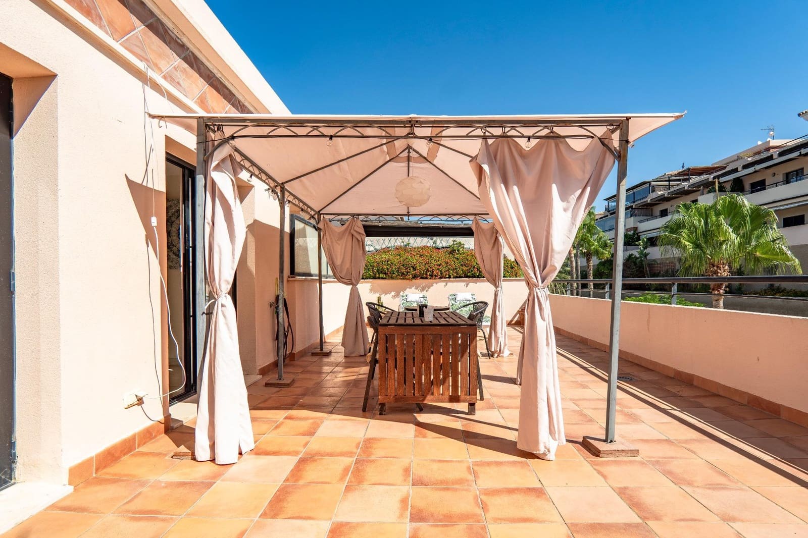 Ático de 2 habitaciones en Valle Niza en alquiler con piscina garaje - 1.000 € (Ref: 10015697)