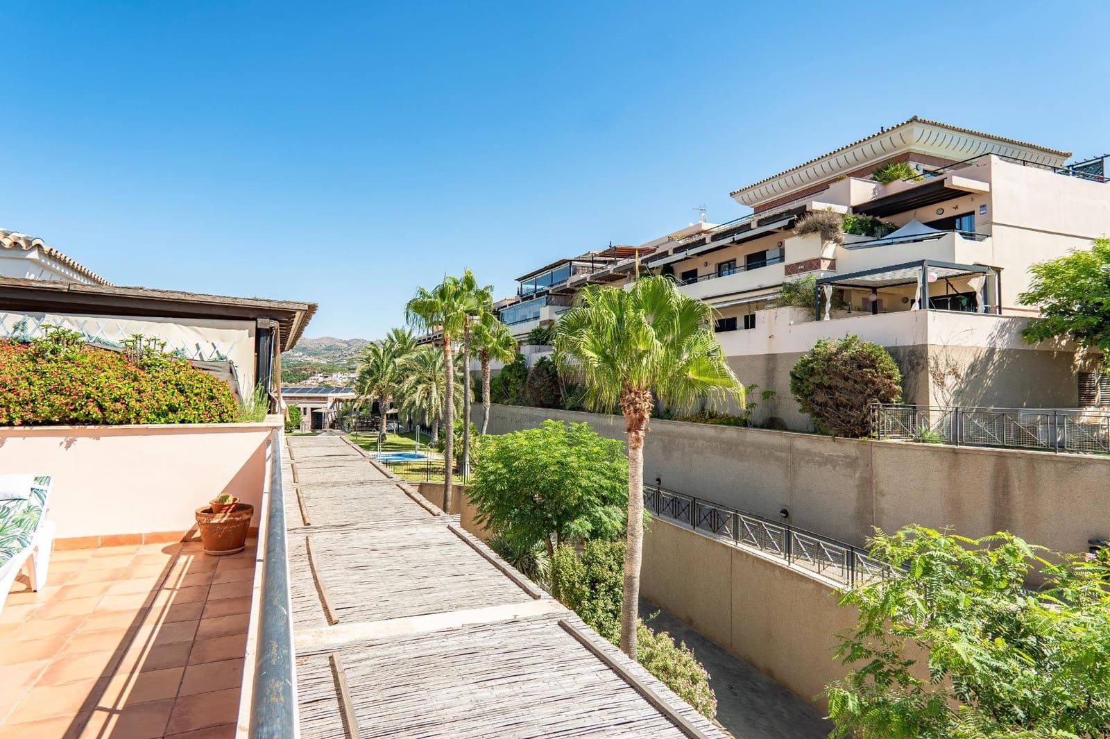 Ático de 2 habitaciones en Valle Niza en alquiler con piscina garaje - 1.000 € (Ref: 10015697)