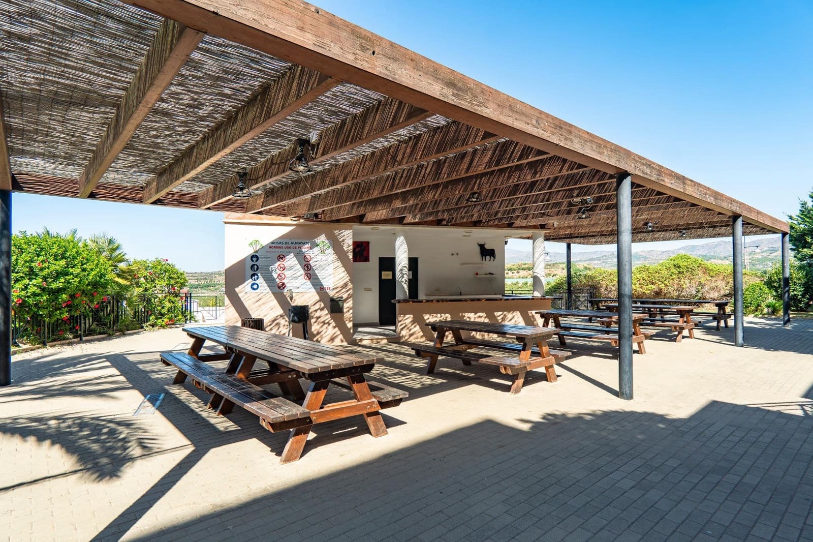 Ático de 2 habitaciones en Valle Niza en alquiler con piscina garaje - 1.000 € (Ref: 10015697)