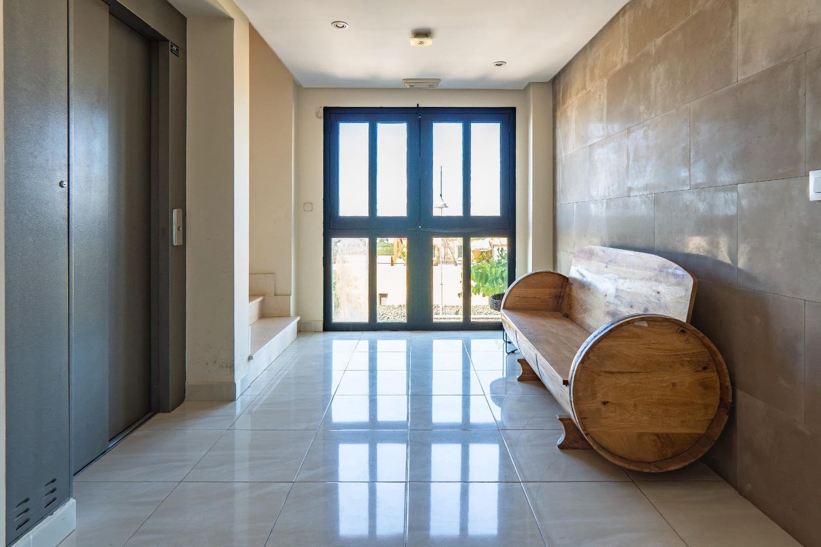 Ático de 2 habitaciones en Valle Niza en alquiler con piscina garaje - 1.000 € (Ref: 10015697)