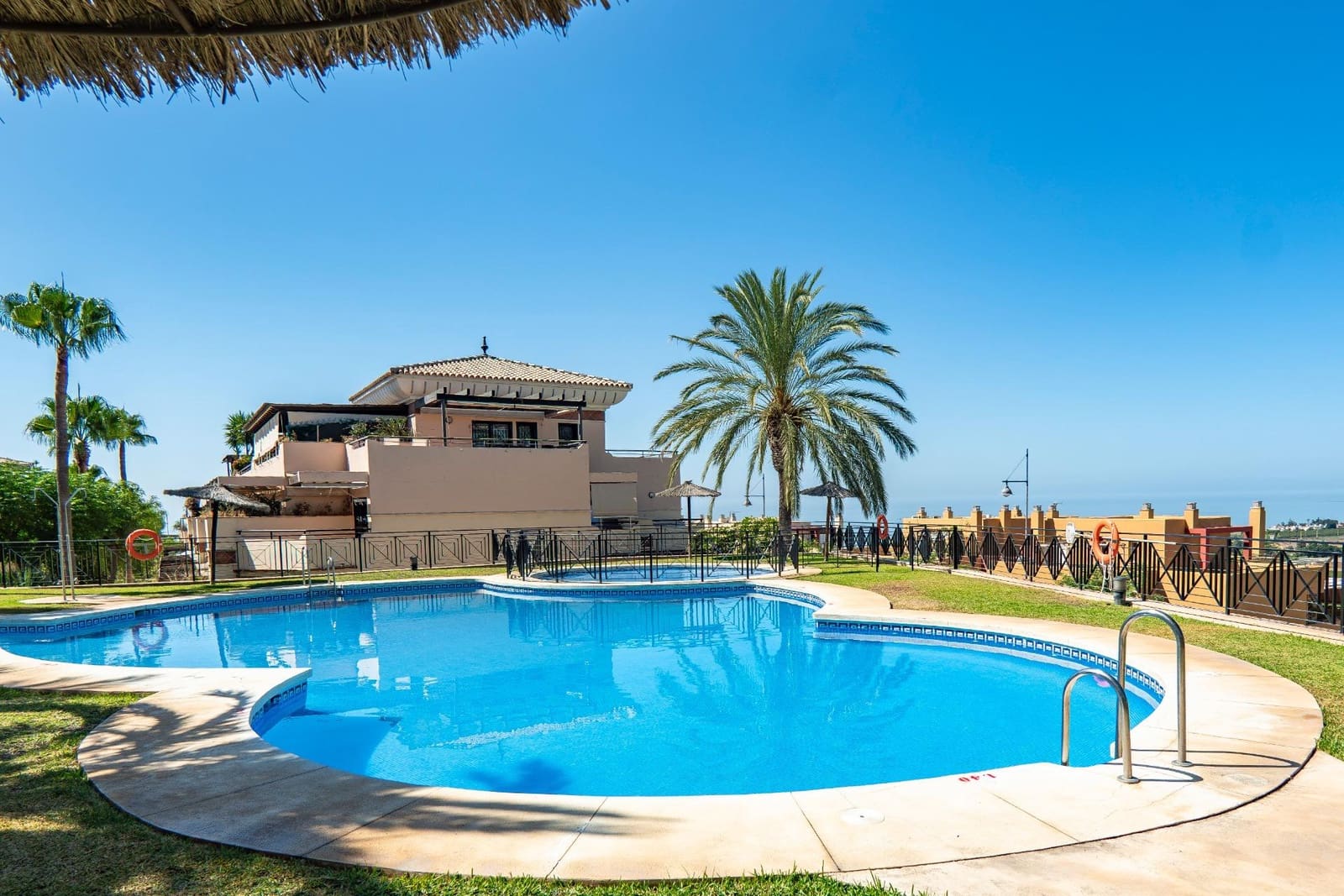 Ático de 2 habitaciones en Valle Niza en alquiler con piscina garaje - 1.000 € (Ref: 10015697)