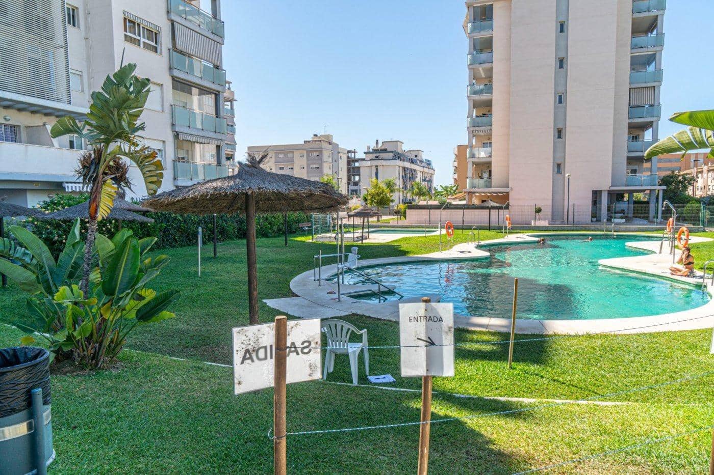 3 slaapkamer Flat te huur in Rincon de la Victoria met zwembad garage - € 1.300 (Ref: 10027431)