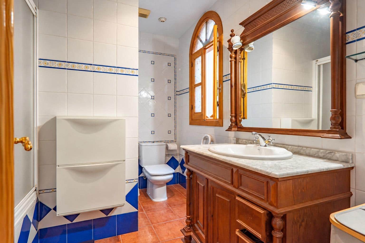 5 soveværelse Villa til salg i Caleta de Velez med garage - € 730.000 (Ref: 10049495)