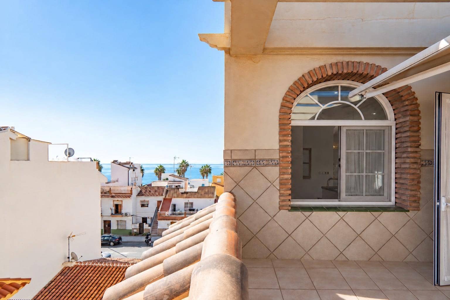 5 soveværelse Villa til salg i Caleta de Velez med garage - € 730.000 (Ref: 10049495)
