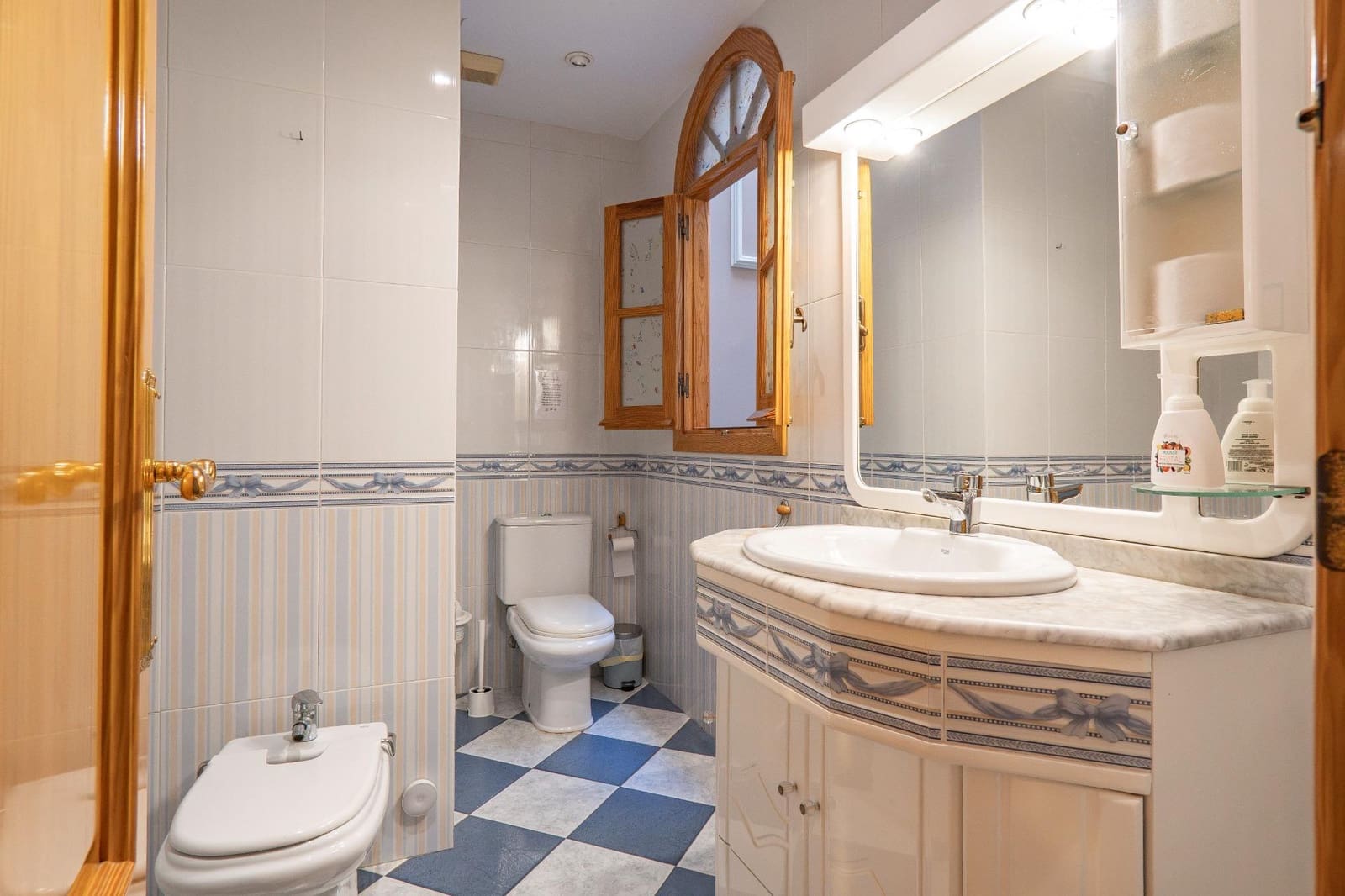 5 soveværelse Villa til salg i Caleta de Velez med garage - € 730.000 (Ref: 10049495)