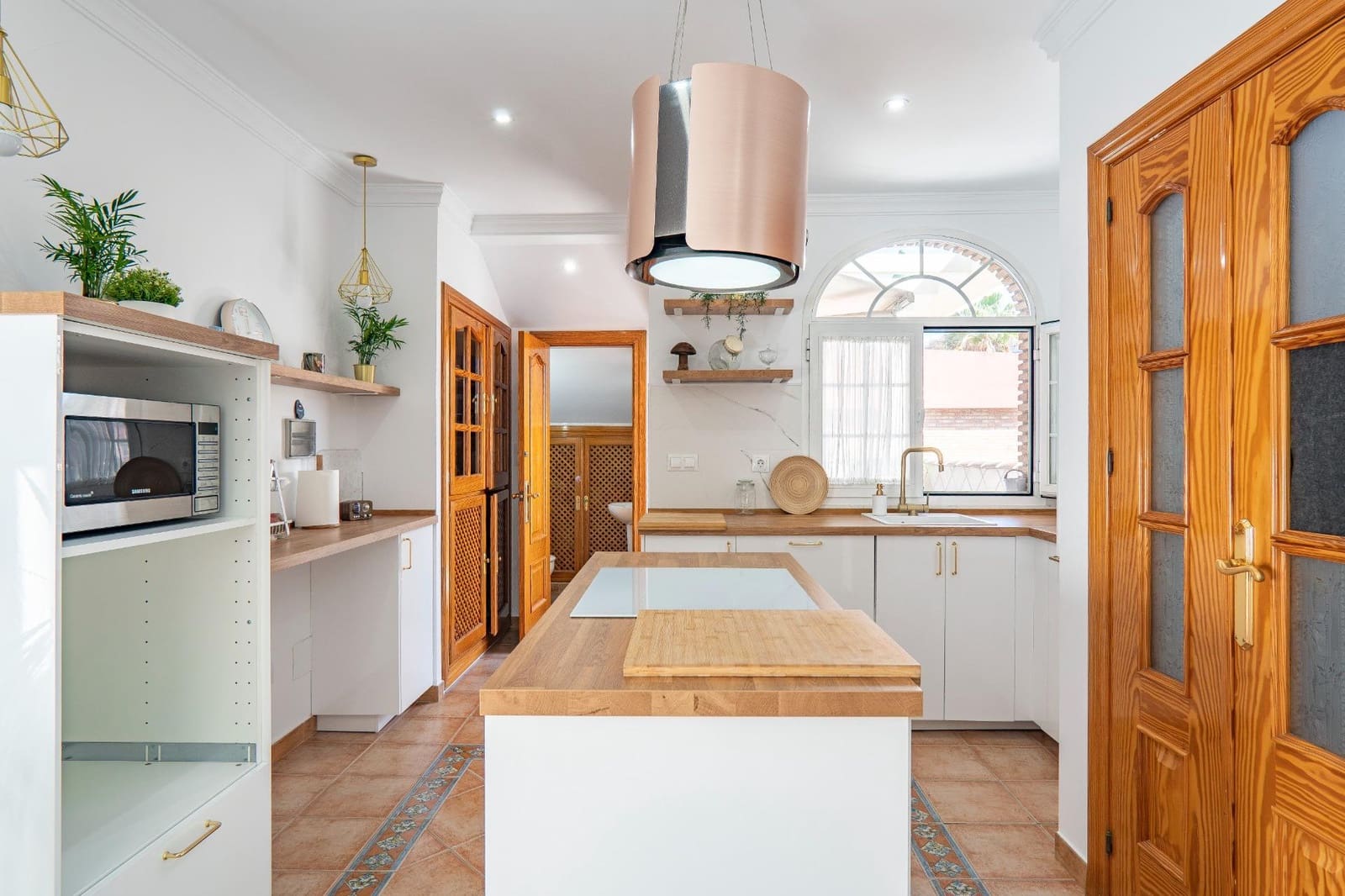5 soveværelse Villa til salg i Caleta de Velez med garage - € 730.000 (Ref: 10049495)