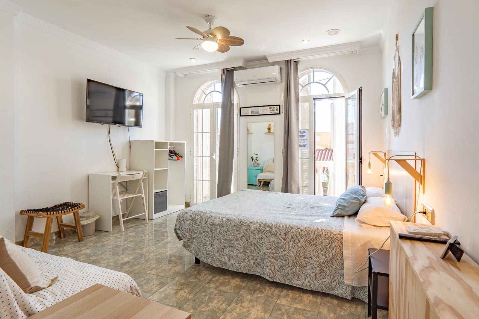 5 soveværelse Villa til salg i Caleta de Velez med garage - € 730.000 (Ref: 10049495)