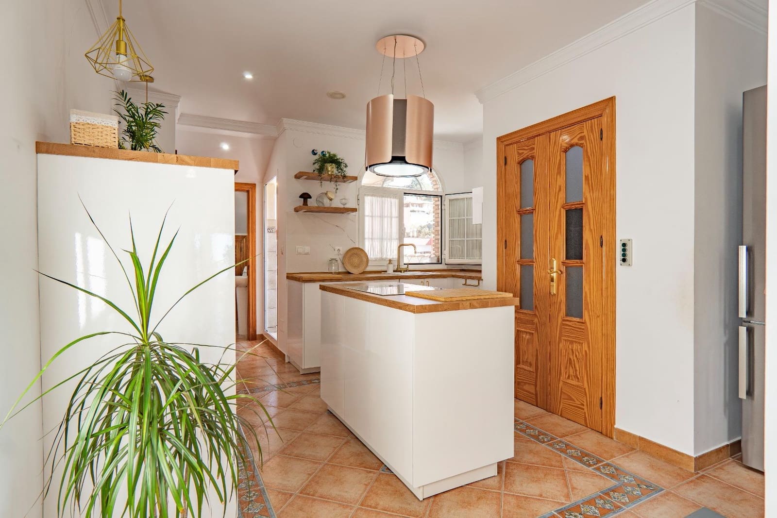 5 soveværelse Villa til salg i Caleta de Velez med garage - € 730.000 (Ref: 10049495)