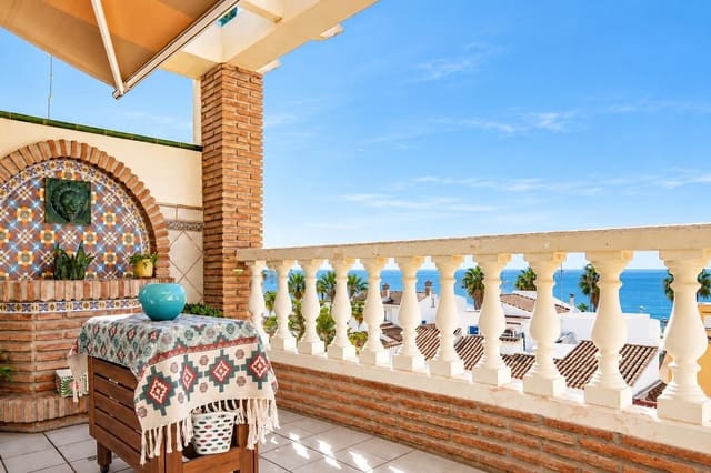 5 soverom Villa til salgs i Caleta de Vélez, Vélez-Málaga med garasje - € 699 000 (Ref: 10049495)
