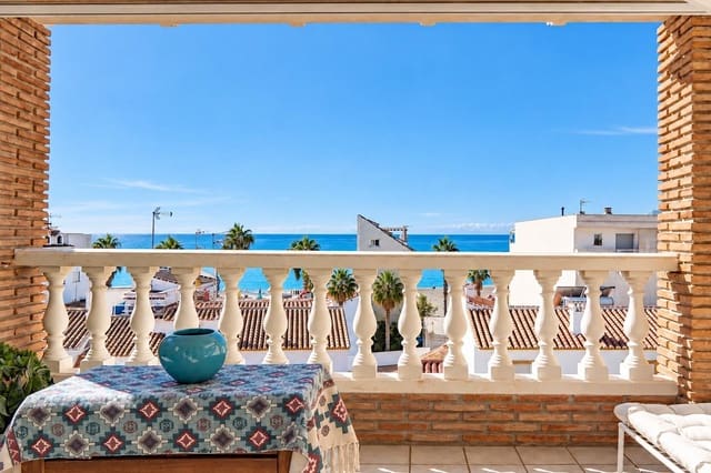 5 soverom Villa til salgs i Caleta de Vélez, Vélez-Málaga med garasje - € 699 000 (Ref: 10049495)