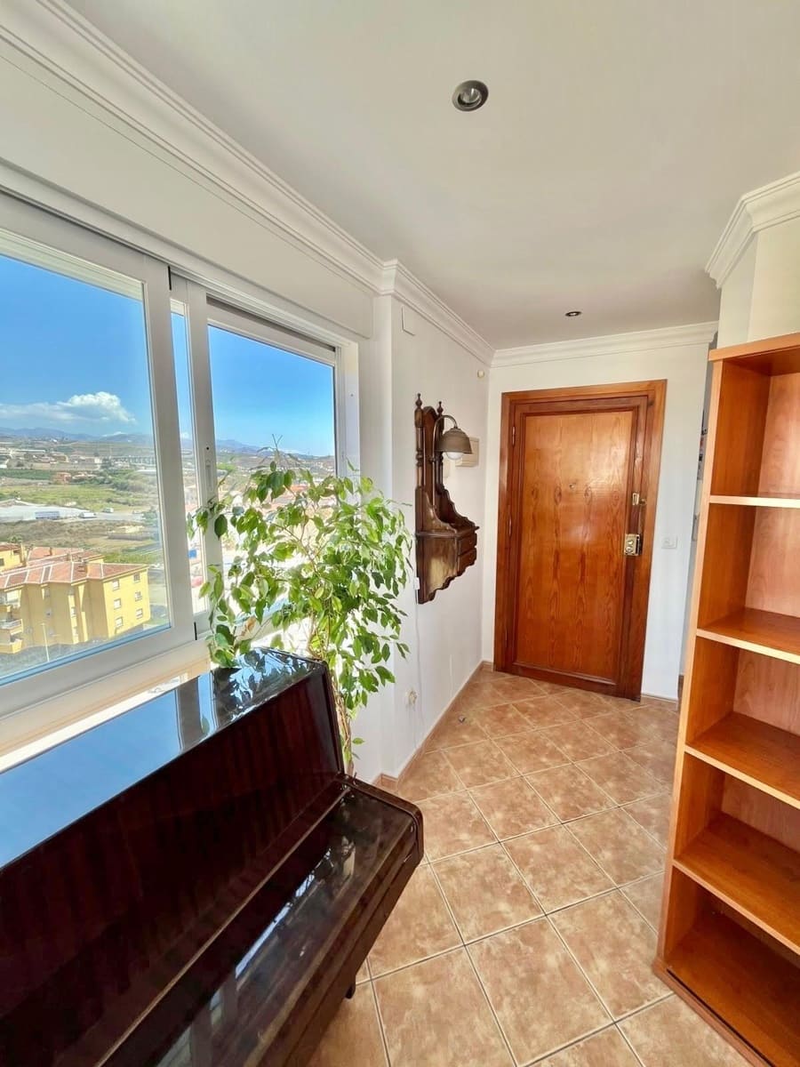 2 bedroom Penthouse for rent in Velez-Malaga with pool - € 1,050 (Ref: 10049497)