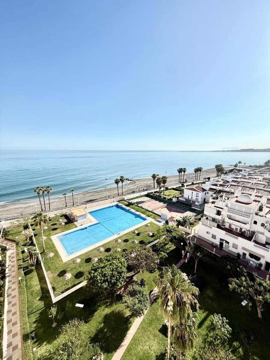 2 bedroom Penthouse for rent in Velez-Malaga with pool - € 1,050 (Ref: 10049497)
