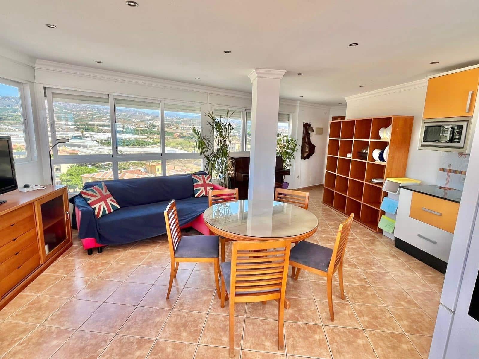 2 bedroom Penthouse for rent in Velez-Malaga with pool - € 1,050 (Ref: 10049497)