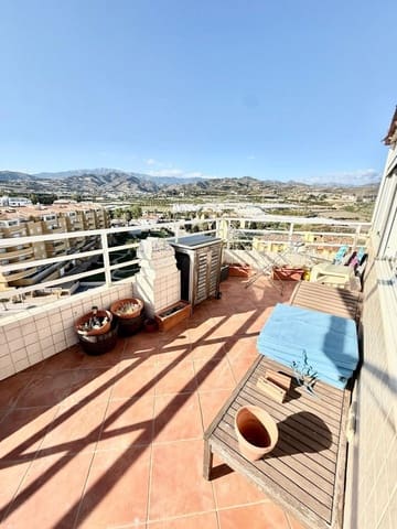 2 soveværelse Penthouse til leje i Vélez-Málaga med swimmingpool - € 1.100 (Ref: 10049497)
