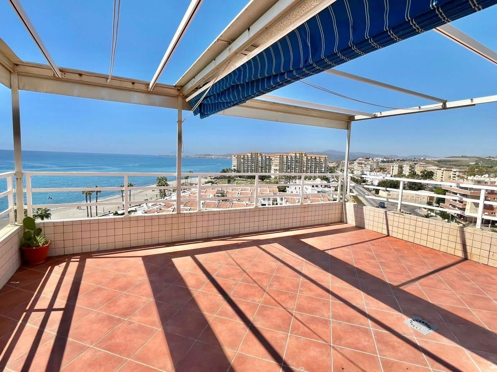 2 bedroom Penthouse for rent in Velez-Malaga with pool - € 1,050 (Ref: 10049497)