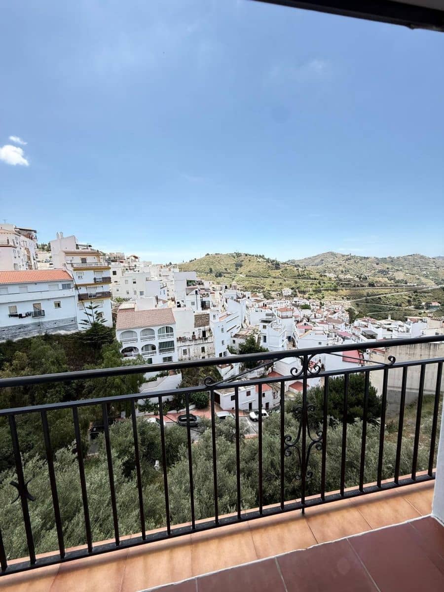 Chalet de 4 habitaciones en Cómpeta en venta - 650.000 € (Ref: 10049498)
