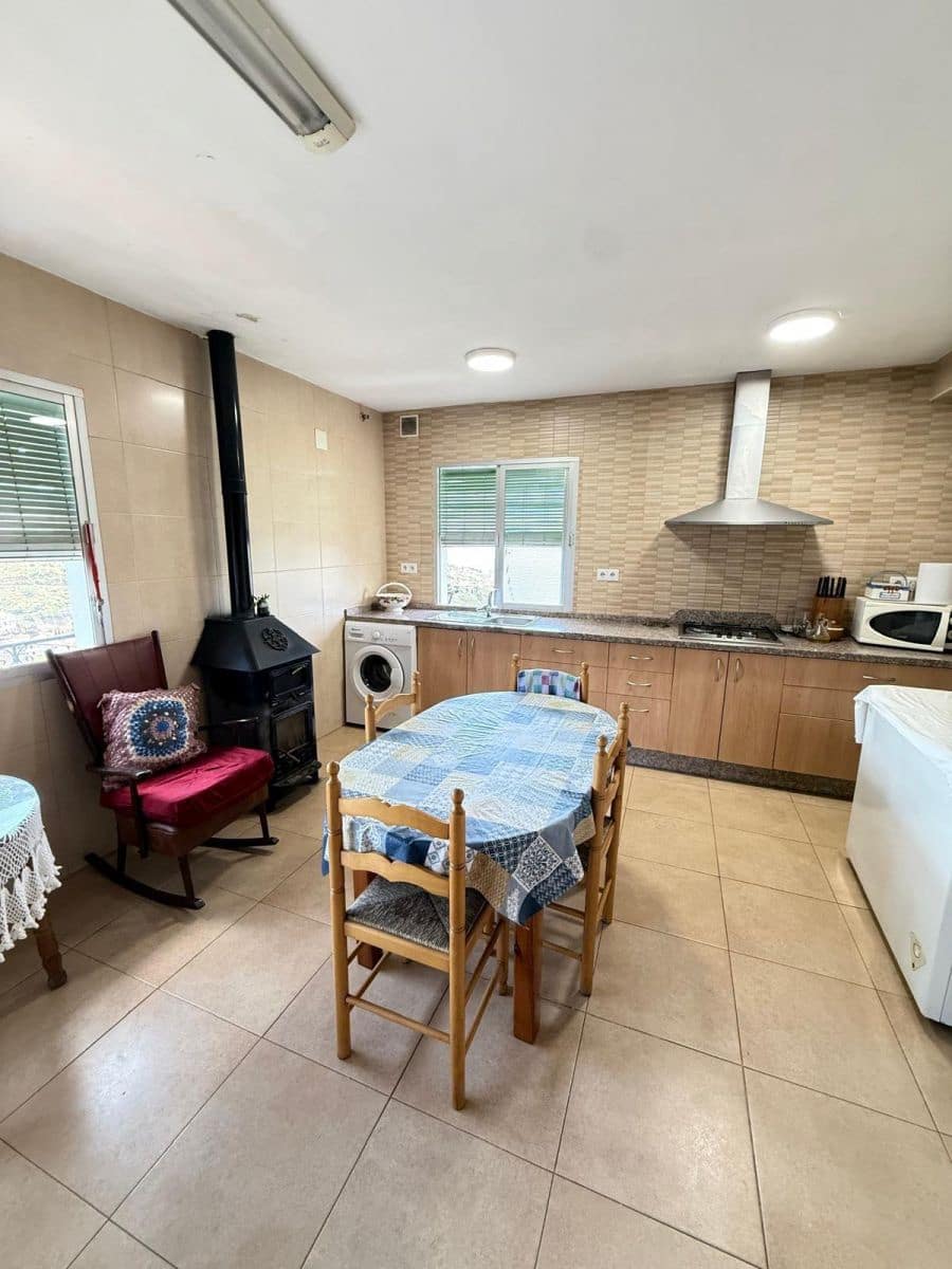 Chalet de 4 habitaciones en Cómpeta en venta - 650.000 € (Ref: 10049498)