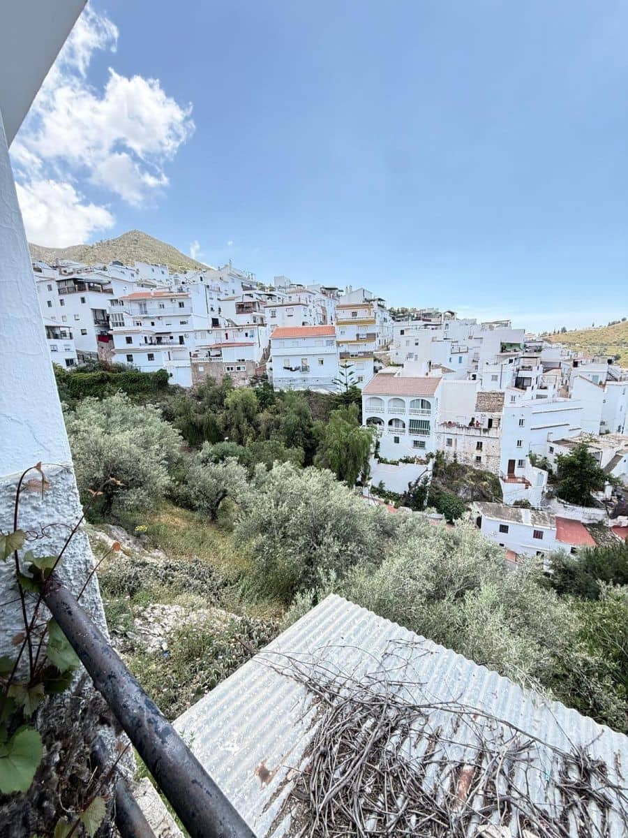 Chalet de 4 habitaciones en Cómpeta en venta - 650.000 € (Ref: 10049498)