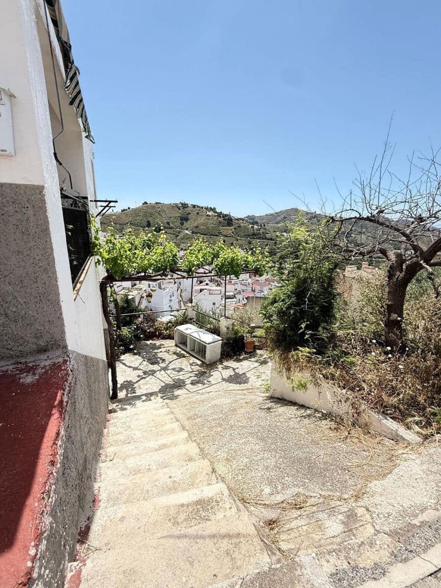 Chalet de 4 habitaciones en Cómpeta en venta - 650.000 € (Ref: 10049498)