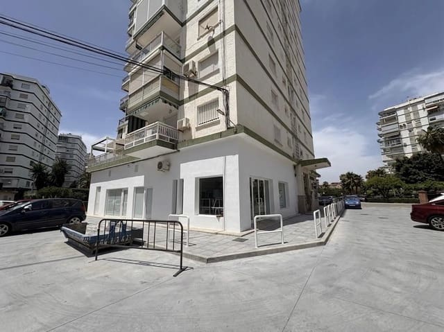 Komercyjne do wynajęcia w Vélez-Málaga z garażem - 800 € (Ref: 10049500)