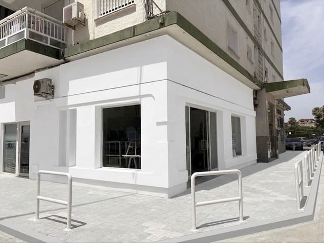 Komercyjne do wynajęcia w Vélez-Málaga z garażem - 800 € (Ref: 10049500)