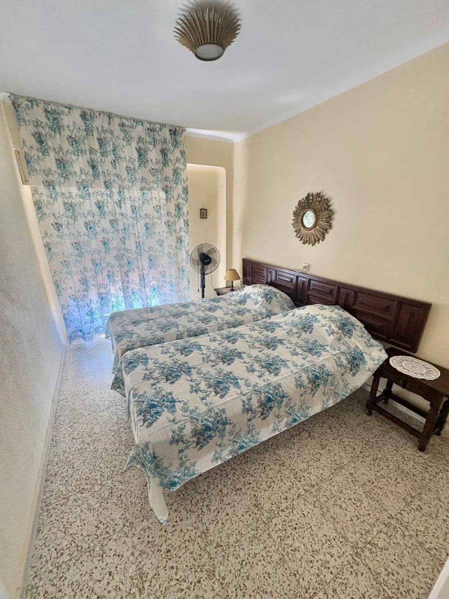2 bedroom Flat for rent in Velez-Malaga with pool garage - € 1,400 (Ref: 10049502)