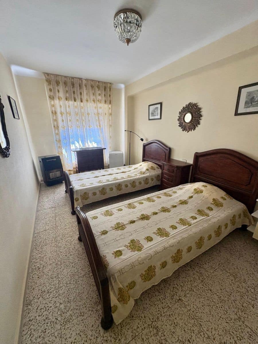 2 bedroom Flat for rent in Velez-Malaga with pool garage - € 1,400 (Ref: 10049502)