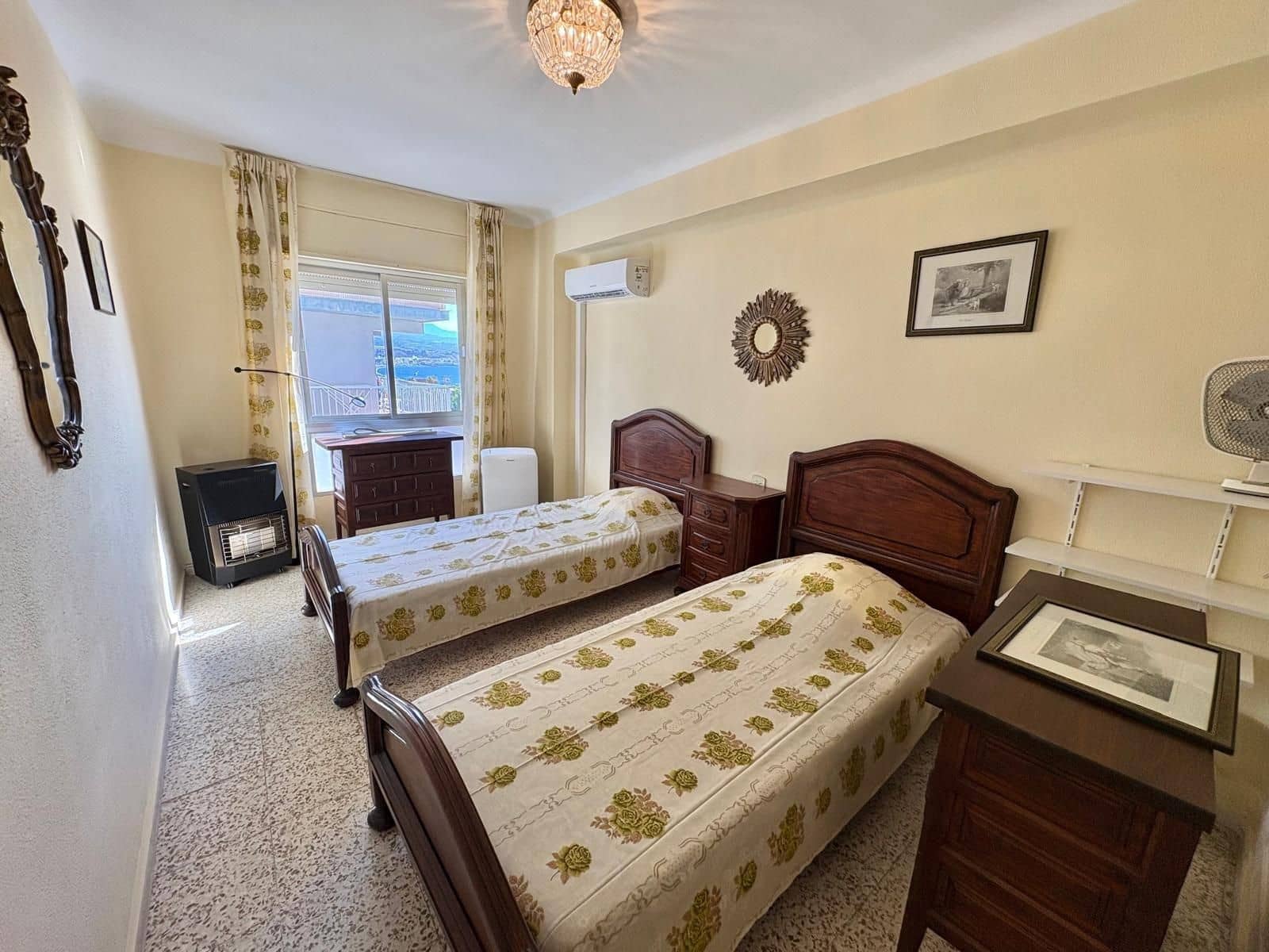 2 bedroom Flat for rent in Velez-Malaga with pool garage - € 1,400 (Ref: 10049502)