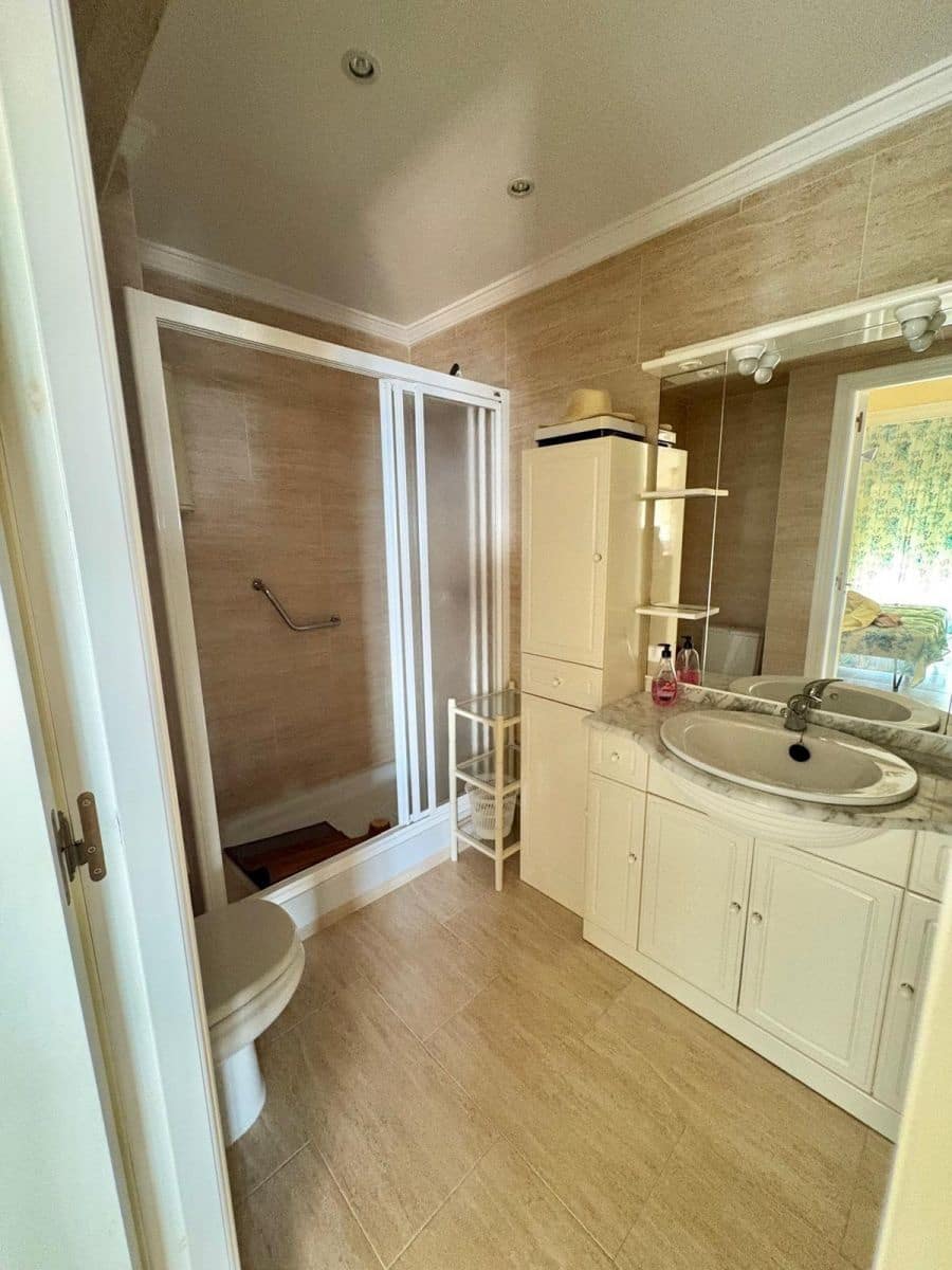 2 bedroom Flat for rent in Velez-Malaga with pool garage - € 1,400 (Ref: 10049502)