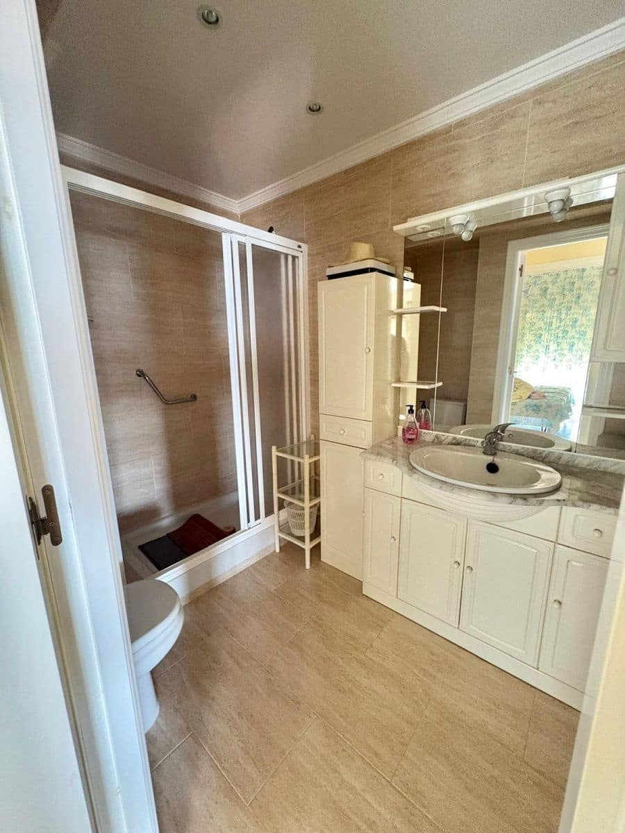 2 bedroom Flat for rent in Velez-Malaga with pool garage - € 1,400 (Ref: 10049502)
