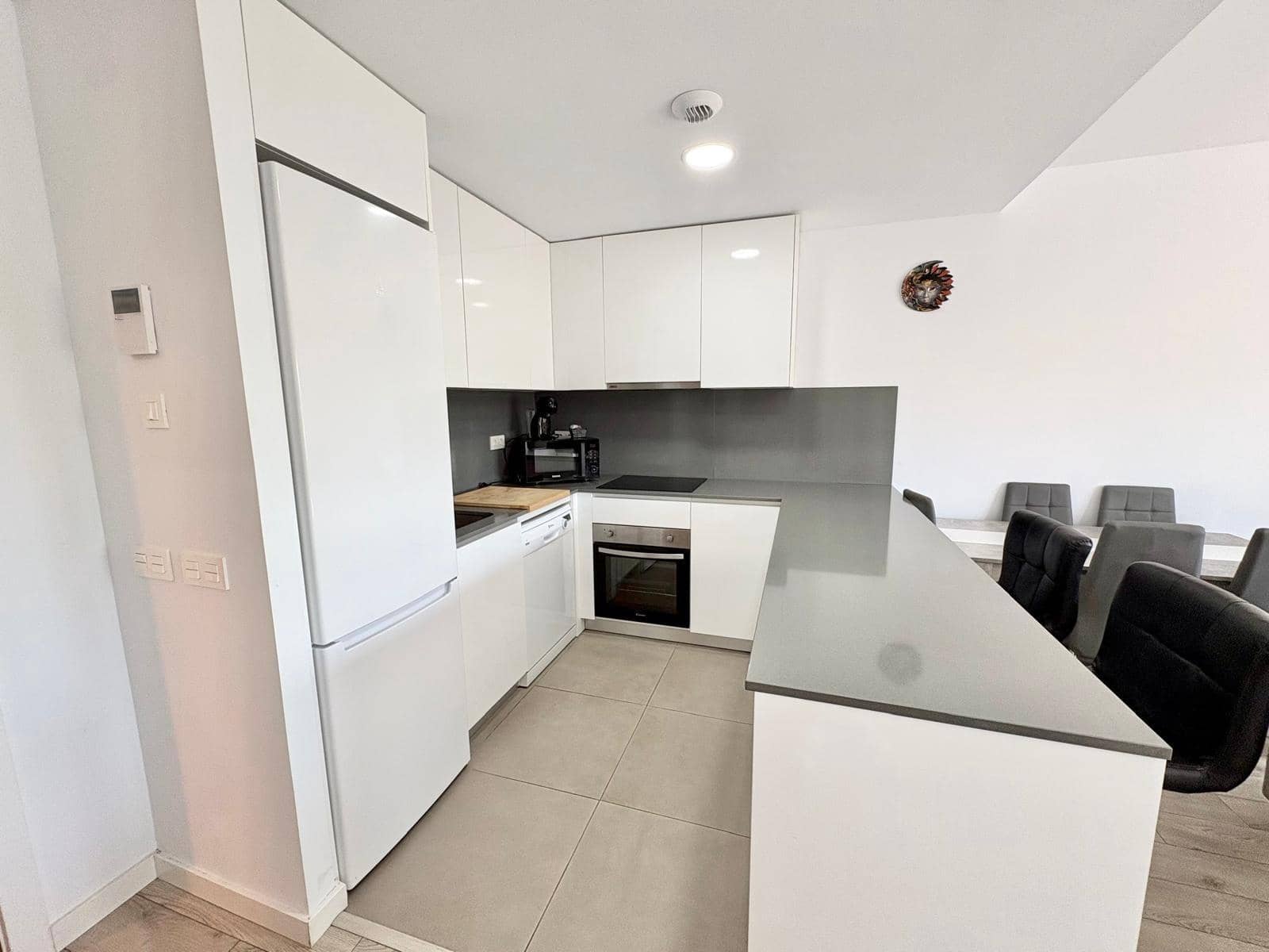 2 bedroom Flat for rent in Valle Niza with pool garage - € 1,000 (Ref: 10049503)